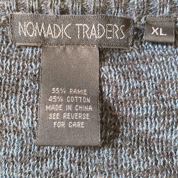 Nomadic Traders Blue Lightweight Sweater, front pocket, Size XL, - Picture 7 of 9